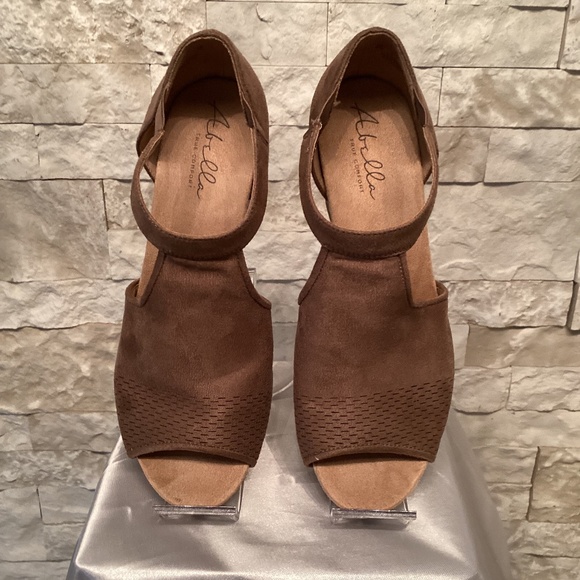 Abella Hydra Wedge Sandal - True Comfort - Picture 1 of 5